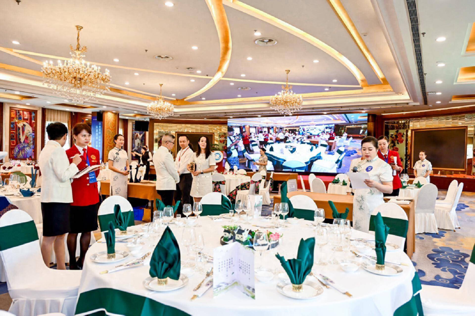 云南省首屆飯店與餐飲行業(yè)宴會(huì)服務(wù)師職工職業(yè)技能競(jìng)賽在昆圓滿落幕